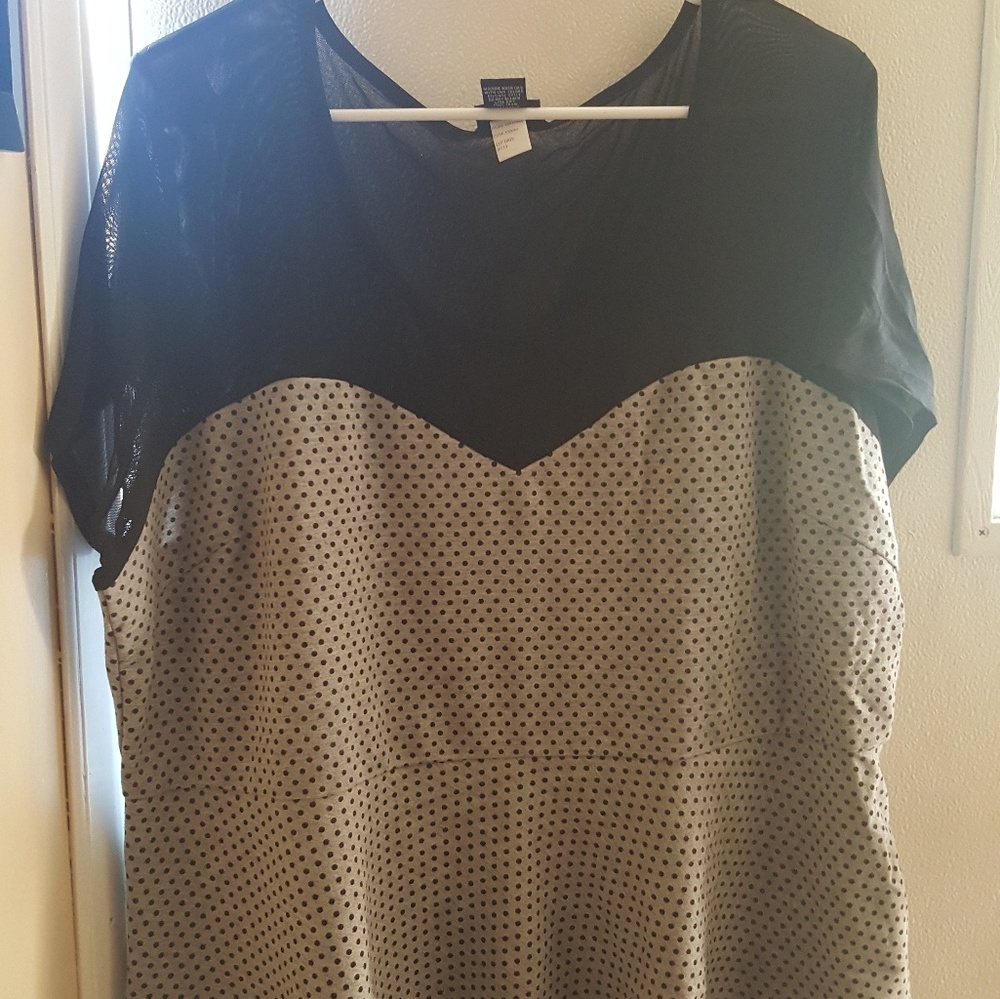 Size 3 torrid peplum top